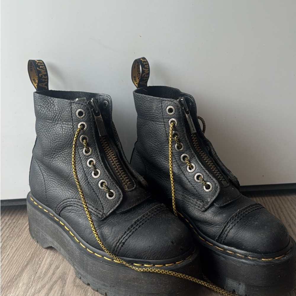 Dr. Martens Sinclair Max Boots